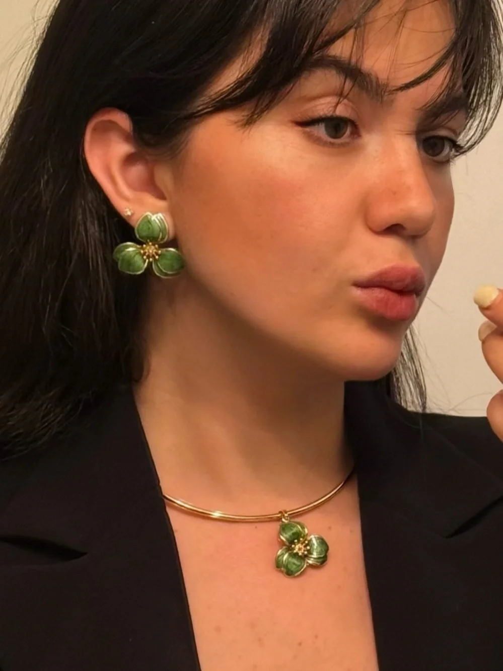 Elegant Green necklace and earrings